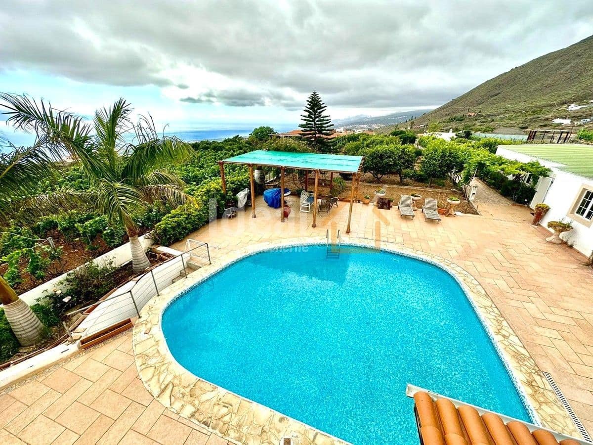 4 soveværelse Villa til salg i Guia de Isora med swimmingpool garage - € 740.000 (Ref: 8404708)