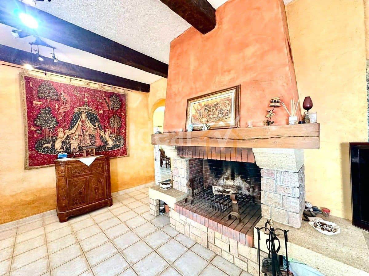 4 soveværelse Villa til salg i Guia de Isora med swimmingpool garage - € 740.000 (Ref: 8404708)