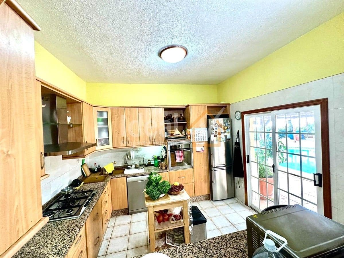 4 soveværelse Villa til salg i Guia de Isora med swimmingpool garage - € 740.000 (Ref: 8404708)