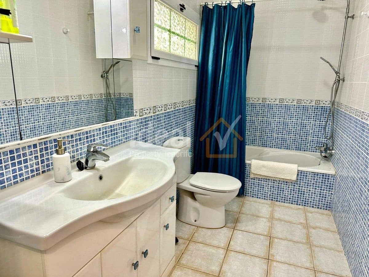 4 soveværelse Villa til salg i Guia de Isora med swimmingpool garage - € 740.000 (Ref: 8404708)