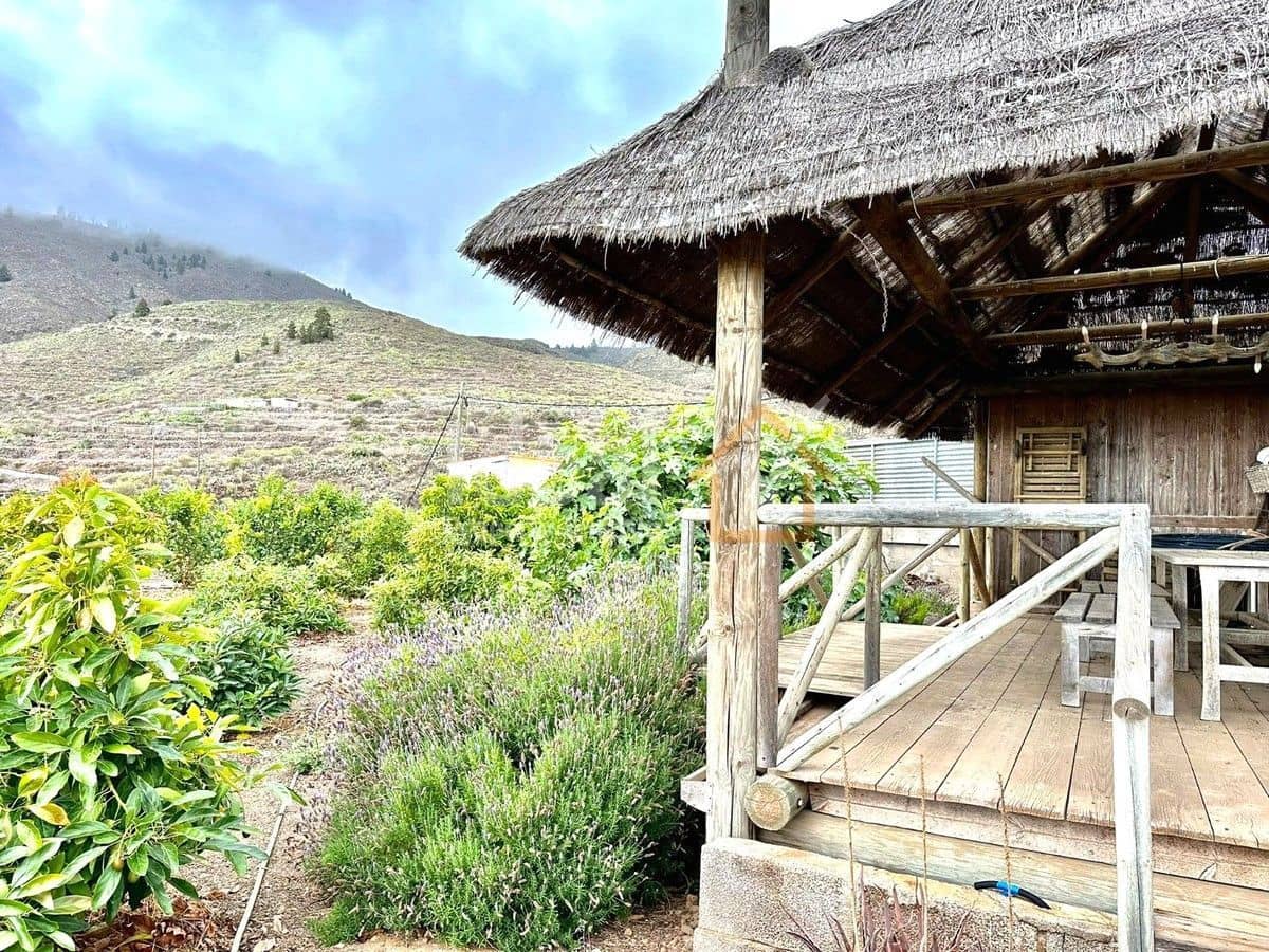 4 soveværelse Villa til salg i Guia de Isora med swimmingpool garage - € 740.000 (Ref: 8404708)