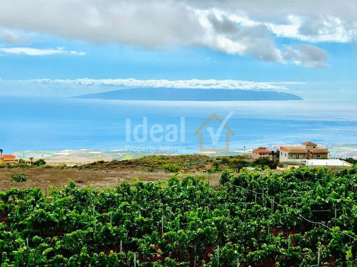 4 soveværelse Villa til salg i Guia de Isora med swimmingpool garage - € 740.000 (Ref: 8404708)