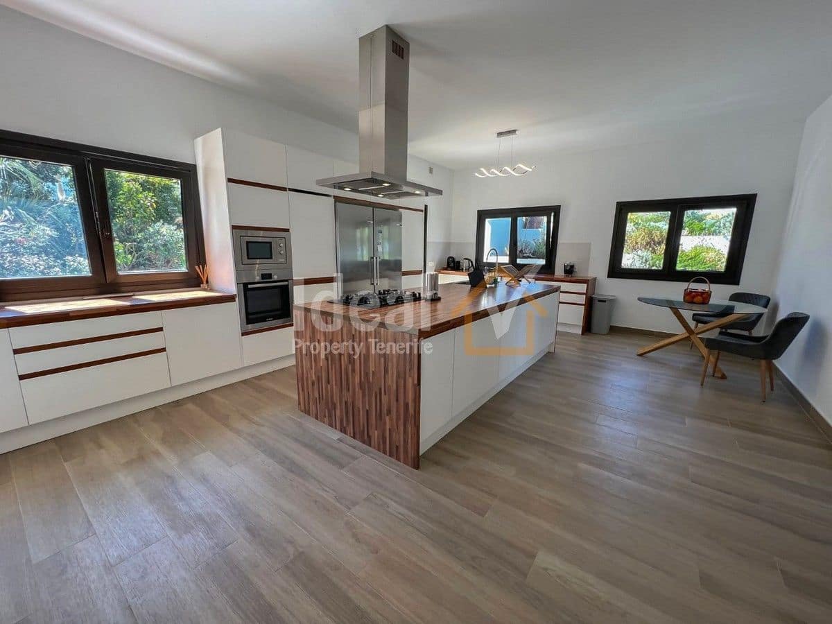 4 soveværelse Villa til salg i Guimar med swimmingpool garage - € 1.299.000 (Ref: 8467712)