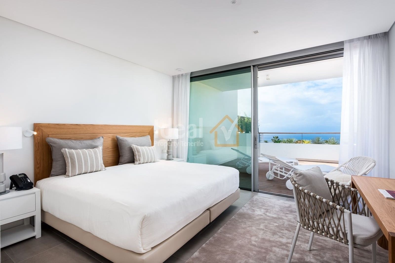 2 makuuhuone Huoneisto myytävänä paikassa Guia de Isora mukana uima-altaan 
autotalli - 1 010 000 € (Ref: 8479058)