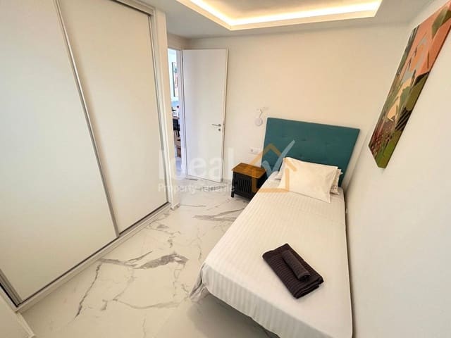 2 Zimmer Penthouse zu verkaufen in Los Cristianos, Arona mit Pool - 350.000 € (Ref: 8610376)