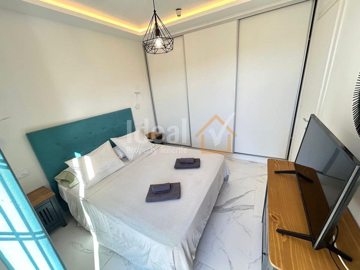 2 soveværelse Penthouse til salg i Los Cristianos med swimmingpool - € 350.000 (Ref: 8610376)