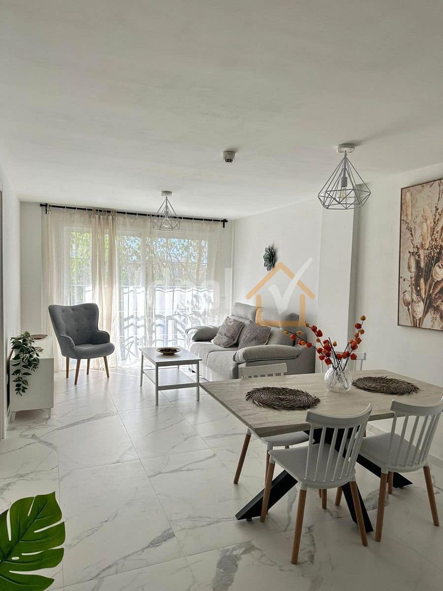 2 makuuhuone Huoneisto myytävänä paikassa Los Cristianos mukana uima-altaan - 330 000 € (Ref: 8610376)