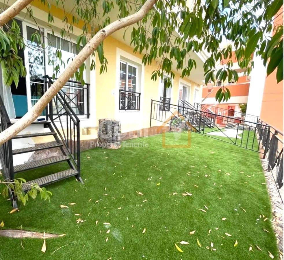 2 makuuhuone Huoneisto myytävänä paikassa Los Cristianos mukana uima-altaan - 330 000 € (Ref: 8610376)