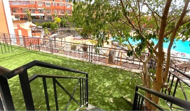 Apartamento de 2 habitaciones en Los Cristianos, Arona en venta con piscina - 330.000 € (Ref: 8610376)