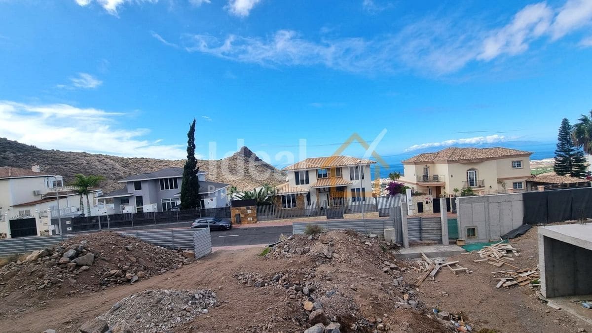 Grunde uden byggetilladelser til salg i Torviscas - € 840.000 (Ref: 8619761)