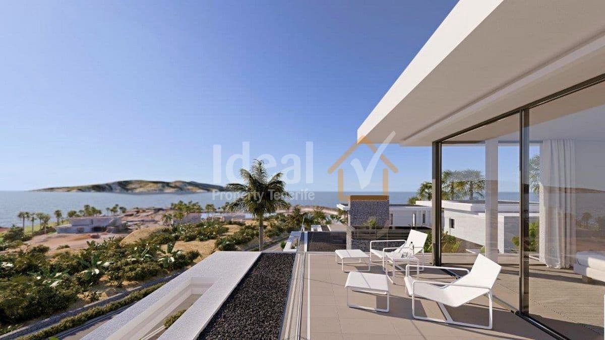 3 sypialnia Willa na sprzedaż w Guia de Isora z basenem garażem - 1 705 000 € (Ref: 8622566)