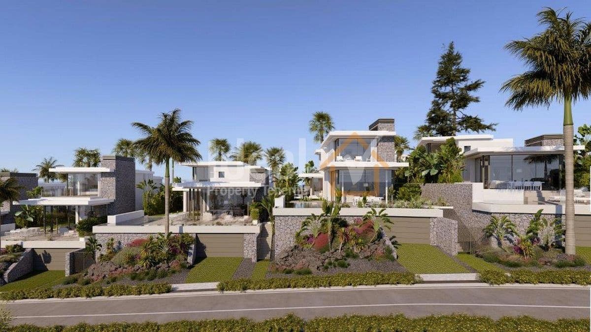 3 sypialnia Willa na sprzedaż w Guia de Isora z basenem garażem - 1 705 000 € (Ref: 8622566)