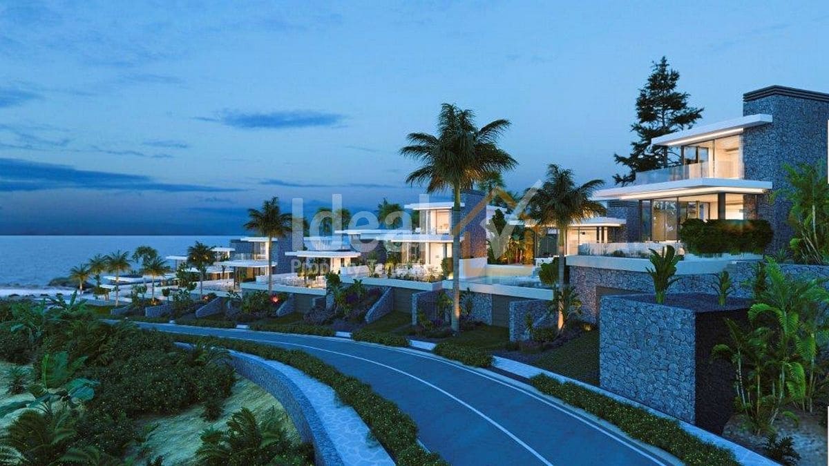 3 sypialnia Willa na sprzedaż w Guia de Isora z basenem garażem - 1 705 000 € (Ref: 8622566)