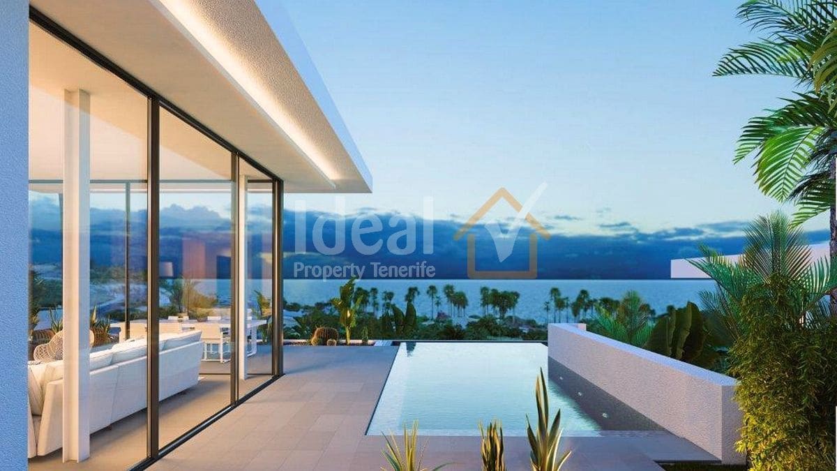 3 sypialnia Willa na sprzedaż w Guia de Isora z basenem garażem - 1 705 000 € (Ref: 8622566)