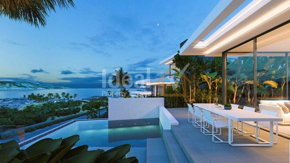 3 sypialnia Willa na sprzedaż w Guia de Isora z basenem garażem - 1 705 000 € (Ref: 8622566)