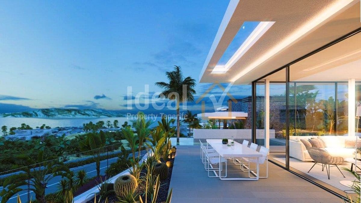 3 sypialnia Willa na sprzedaż w Guia de Isora z basenem garażem - 1 705 000 € (Ref: 8622566)