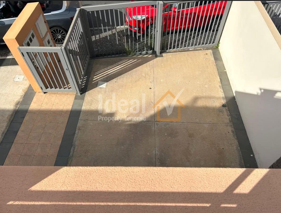 3 soveværelse Semi-Rækkehus til salg i Costa Adeje med garage - € 500.000 (Ref: 8626484)