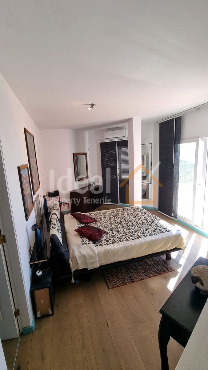 5 sypialnia Willa na sprzedaż w Arona z garażem - 1 045 000 € (Ref: 8629850)