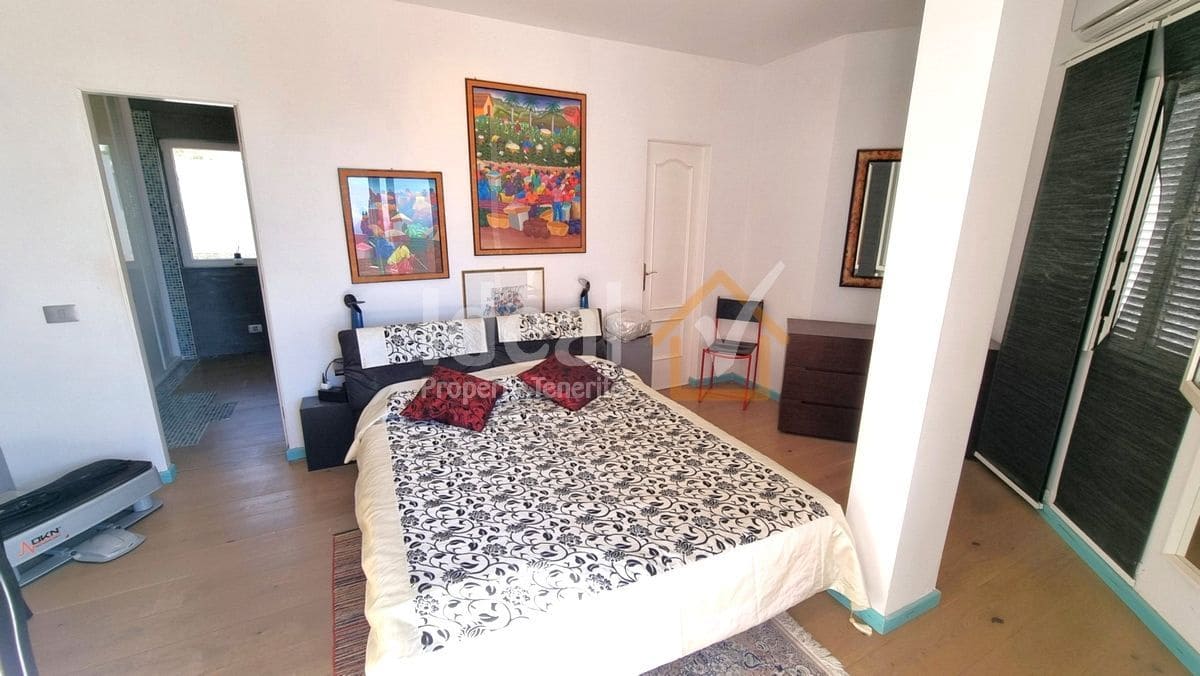 5 sypialnia Willa na sprzedaż w Arona z garażem - 1 045 000 € (Ref: 8629850)