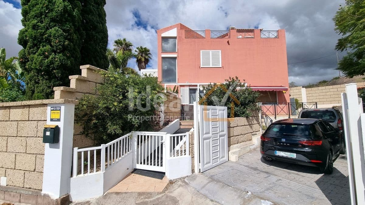 5 sypialnia Willa na sprzedaż w Arona z garażem - 1 045 000 € (Ref: 8629850)