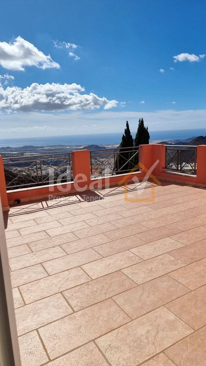 5 sypialnia Willa na sprzedaż w Arona z garażem - 1 045 000 € (Ref: 8629850)