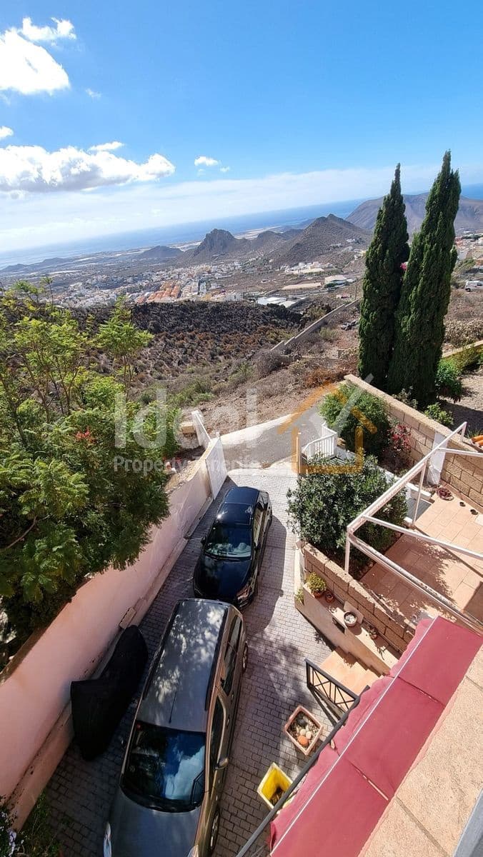 5 sypialnia Willa na sprzedaż w Arona z garażem - 1 045 000 € (Ref: 8629850)