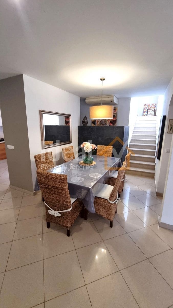 5 sypialnia Willa na sprzedaż w Arona z garażem - 1 045 000 € (Ref: 8629850)