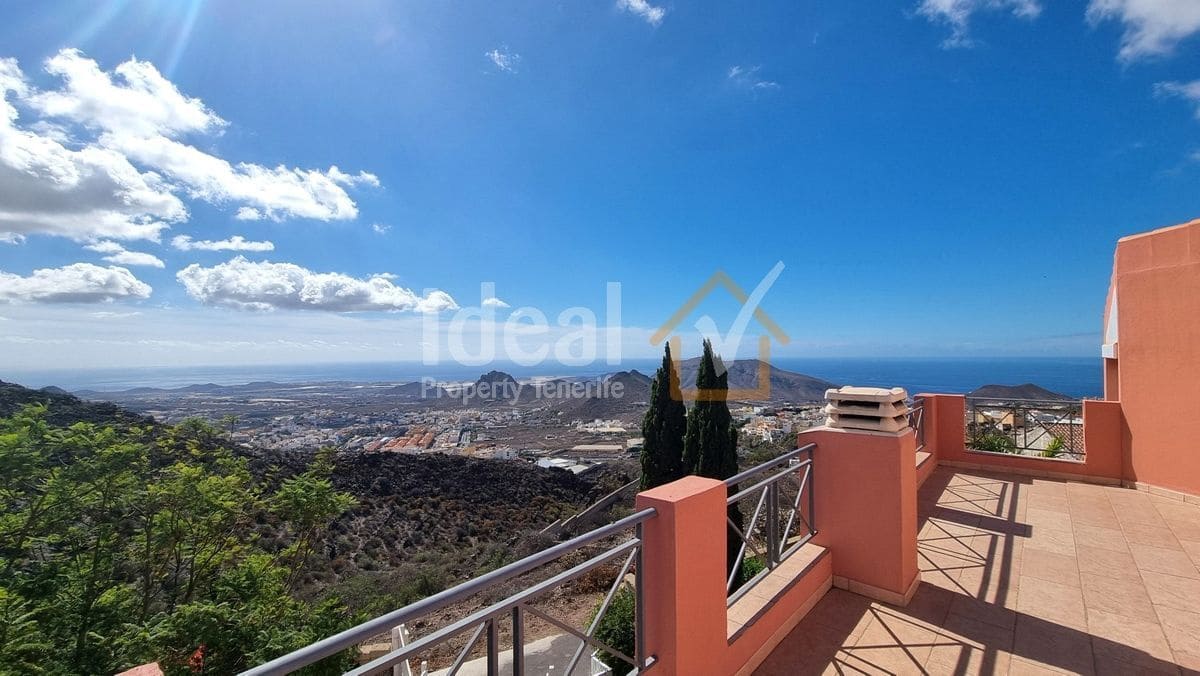 5 sypialnia Willa na sprzedaż w Arona z garażem - 1 045 000 € (Ref: 8629850)