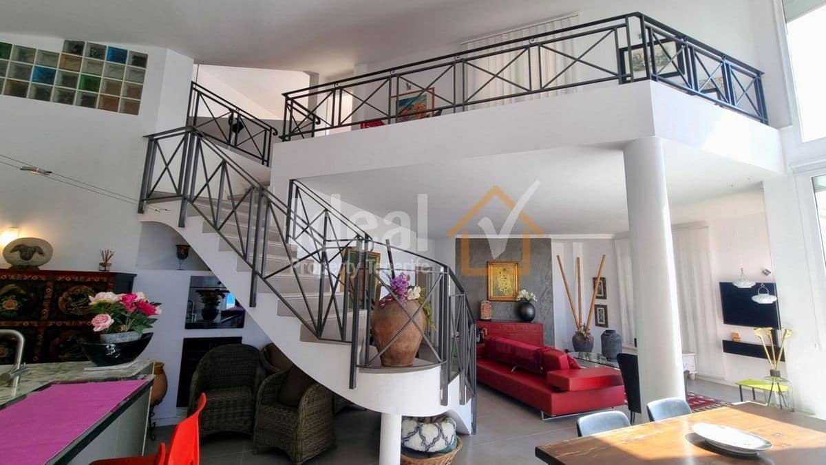 5 sypialnia Willa na sprzedaż w Arona z garażem - 1 045 000 € (Ref: 8629850)