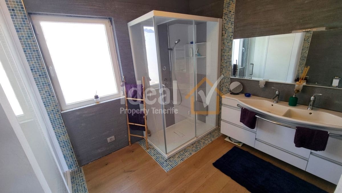 5 sypialnia Willa na sprzedaż w Arona z garażem - 1 045 000 € (Ref: 8629850)