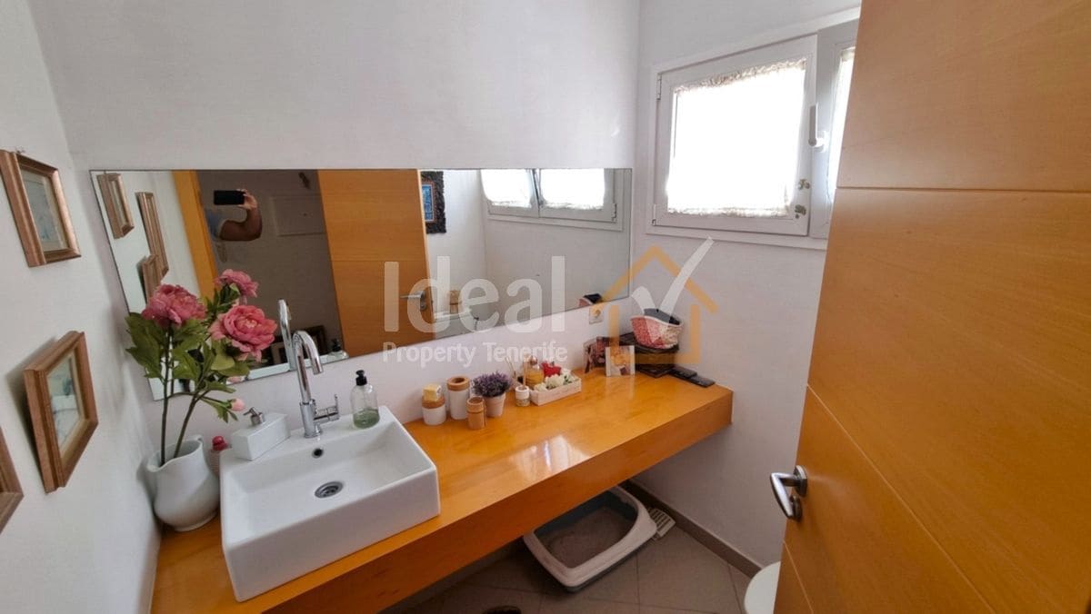 5 sypialnia Willa na sprzedaż w Arona z garażem - 1 045 000 € (Ref: 8629850)