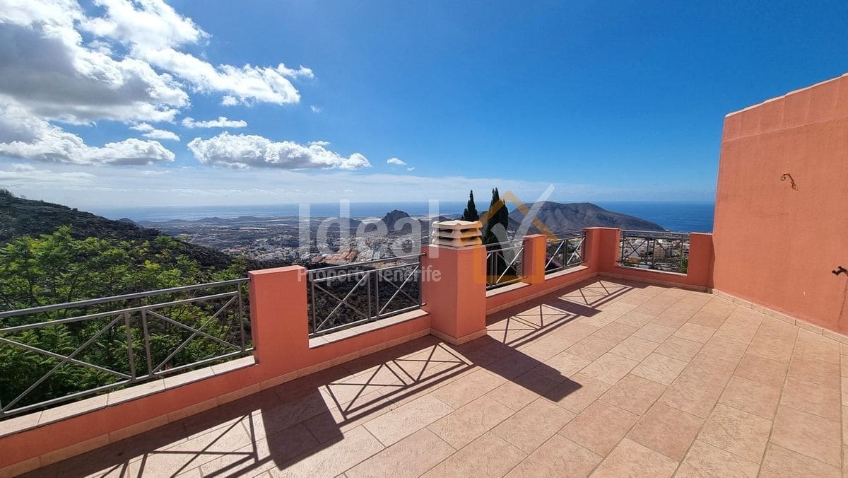 5 sypialnia Willa na sprzedaż w Arona z garażem - 1 045 000 € (Ref: 8629850)