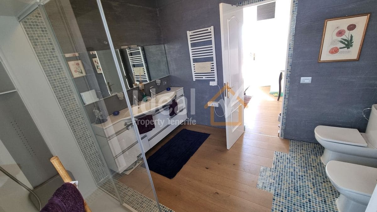 5 sypialnia Willa na sprzedaż w Arona z garażem - 1 045 000 € (Ref: 8629850)