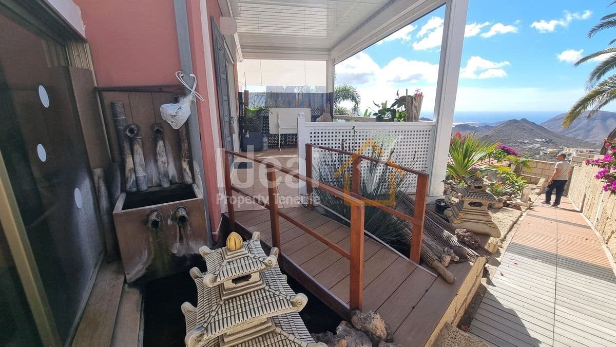 5 sypialnia Willa na sprzedaż w Arona z garażem - 1 045 000 € (Ref: 8629850)