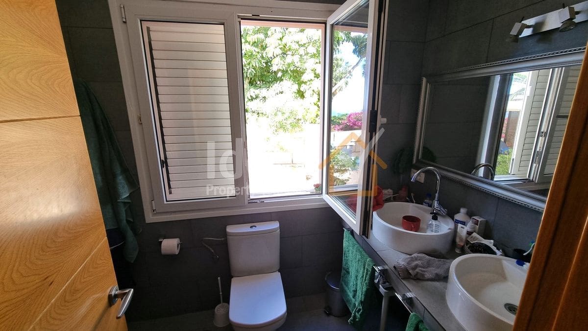 5 sypialnia Willa na sprzedaż w Arona z garażem - 1 045 000 € (Ref: 8629850)