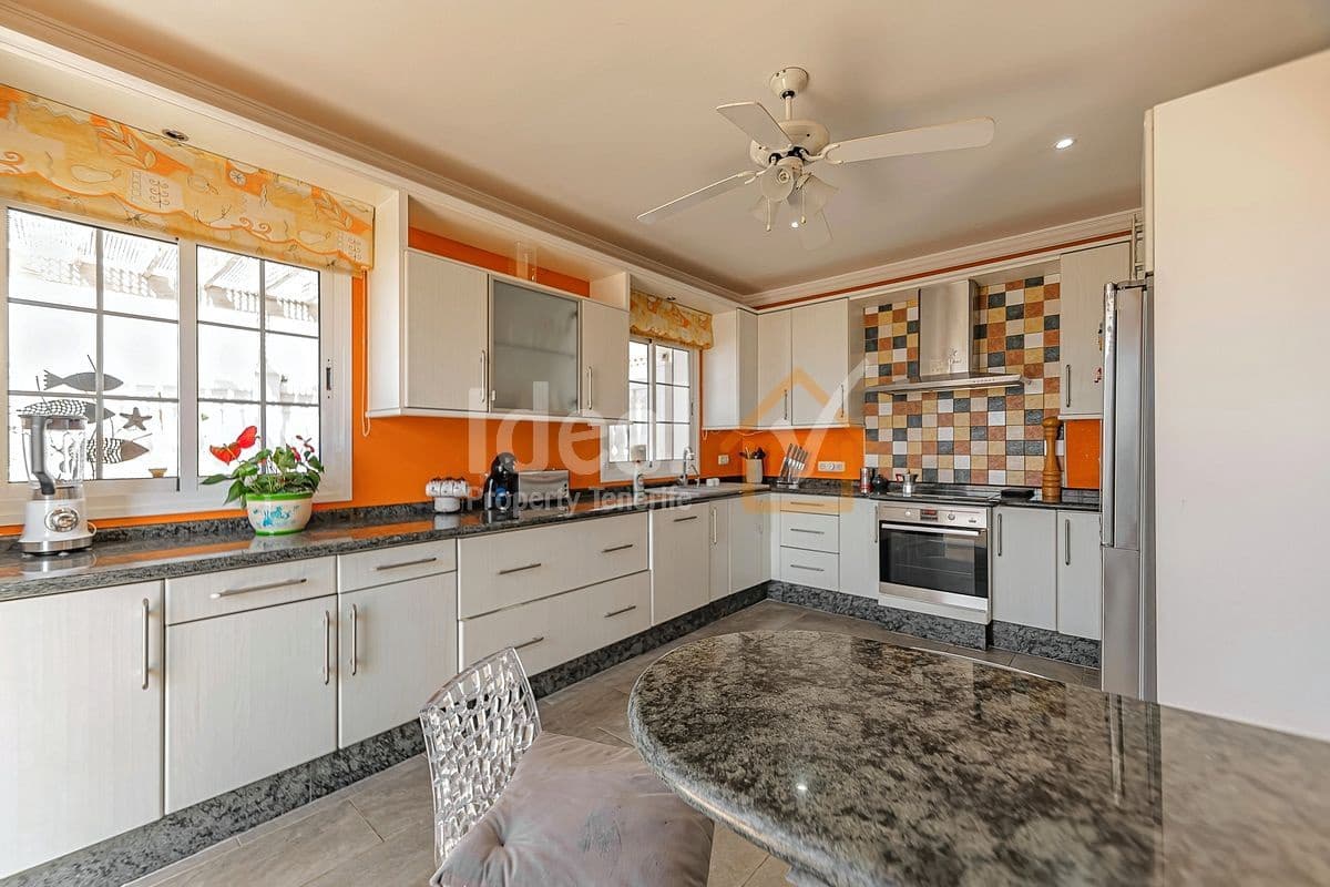 3 soveværelse Villa til salg i Callao Salvaje med swimmingpool - € 850.000 (Ref: 8675624)