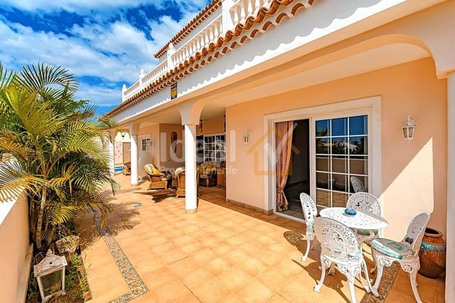 3 soveværelse Villa til salg i Callao Salvaje, Adeje med swimmingpool - € 850.000 (Ref: 8675624)