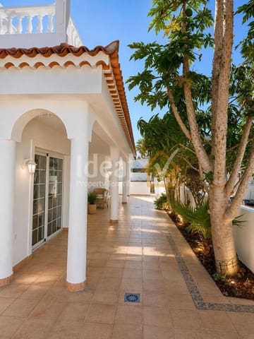 3 slaapkamer Villa te koop in Callao Salvaje, Adeje met zwembad - € 850.000 (Ref: 8675624)