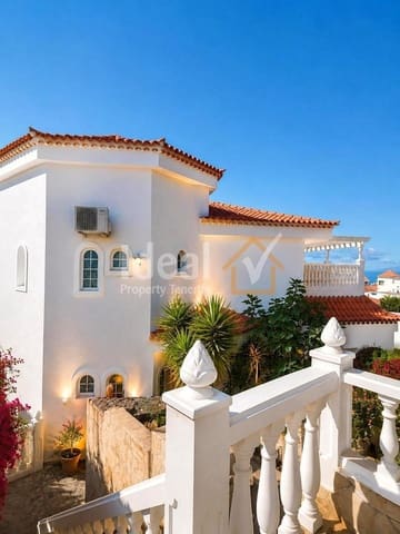 3 slaapkamer Villa te koop in Callao Salvaje, Adeje met zwembad - € 850.000 (Ref: 8675624)