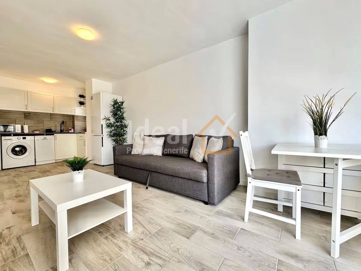 1 soverom Leilighet til salgs i Playa de las Americas med svømmebasseng - € 270 000 (Ref: 8687344)