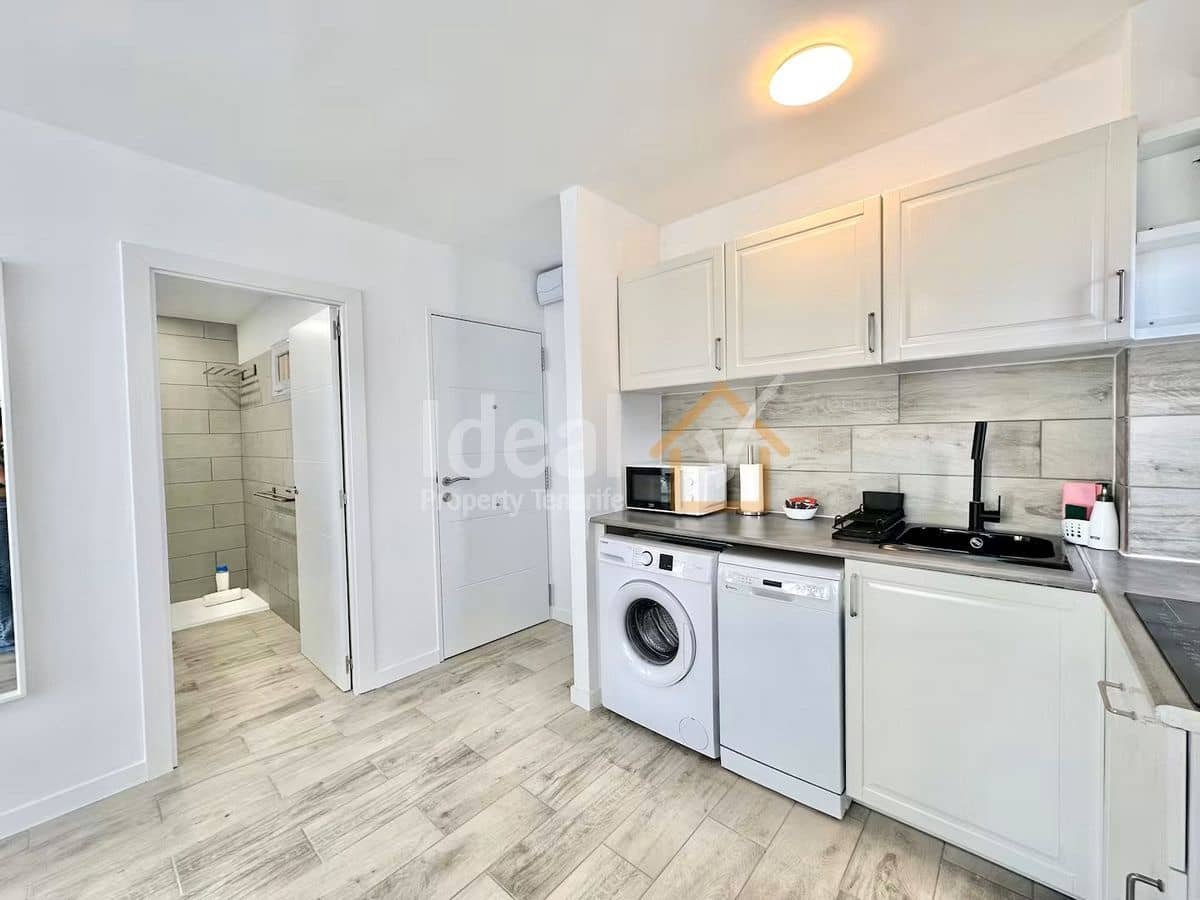 1 soverom Leilighet til salgs i Playa de las Americas med svømmebasseng - € 270 000 (Ref: 8687344)