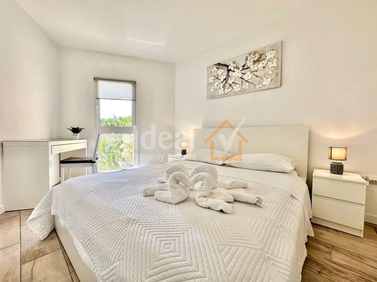 1 soverom Leilighet til salgs i Playa de las Americas med svømmebasseng - € 270 000 (Ref: 8687344)