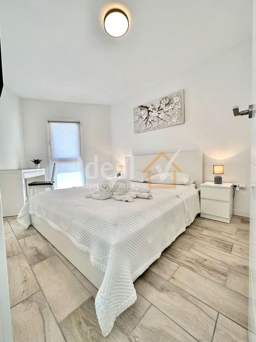 1 soverom Leilighet til salgs i Playa de las Americas med svømmebasseng - € 270 000 (Ref: 8687344)