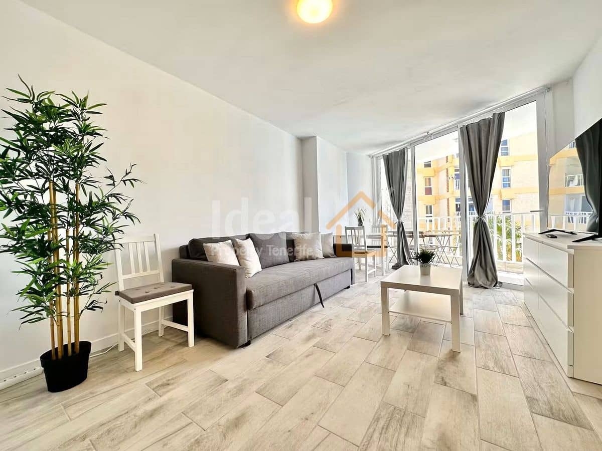 1 soverom Leilighet til salgs i Playa de las Americas med svømmebasseng - € 270 000 (Ref: 8687344)