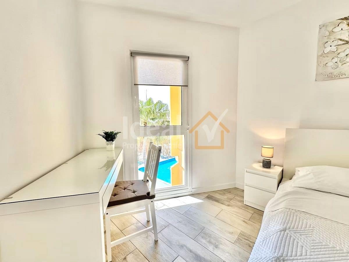 1 soverom Leilighet til salgs i Playa de las Americas med svømmebasseng - € 270 000 (Ref: 8687344)