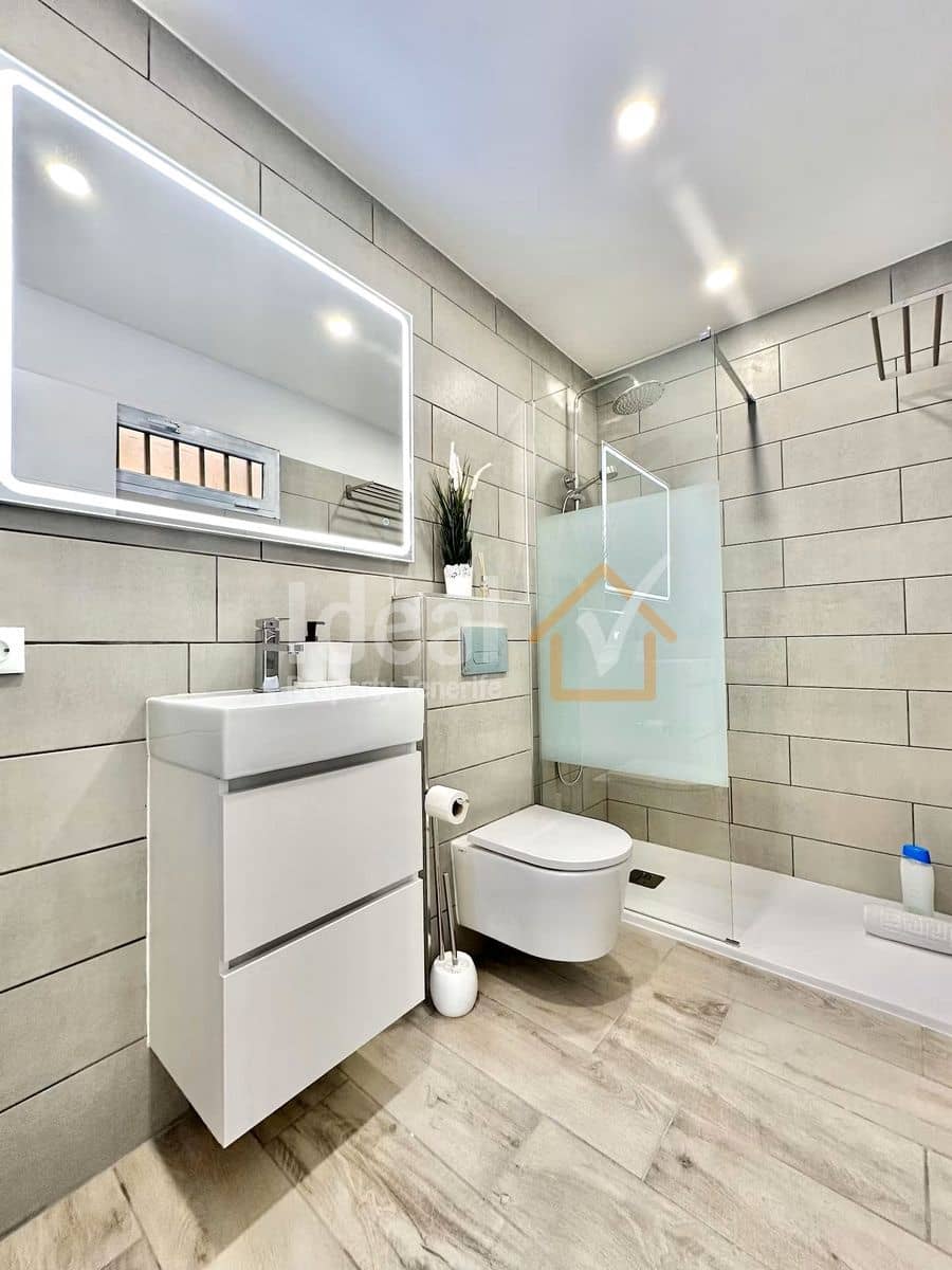 1 soverom Leilighet til salgs i Playa de las Americas med svømmebasseng - € 270 000 (Ref: 8687344)