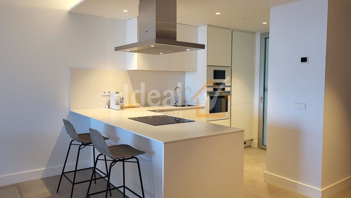 2 soveværelse Lejlighed til salg i Guia de Isora med swimmingpool garage - € 1.102.500 (Ref: 8699391)