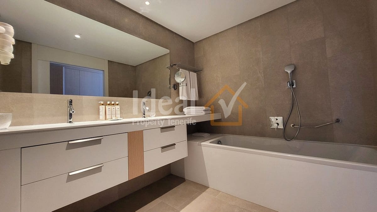 2 soveværelse Lejlighed til salg i Guia de Isora med swimmingpool garage - € 1.102.500 (Ref: 8699391)