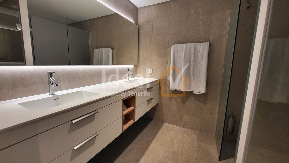 2 soveværelse Lejlighed til salg i Guia de Isora med swimmingpool garage - € 1.102.500 (Ref: 8699391)