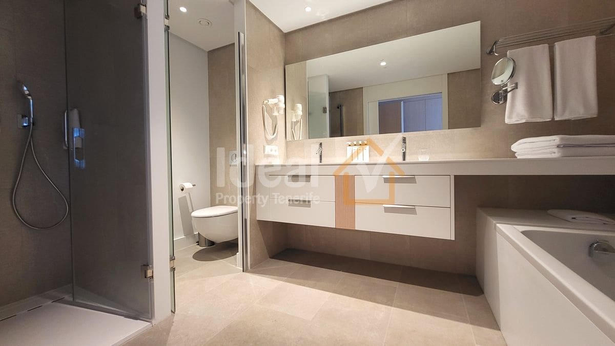 2 soveværelse Lejlighed til salg i Guia de Isora med swimmingpool garage - € 1.102.500 (Ref: 8699391)